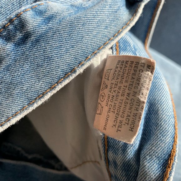 Vintage High Waisted Mom Jeans in 29 - Picture 9 of 10